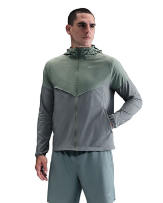 Nike Impossibly Light Windrunner | Clay Green/Smoke Grey
