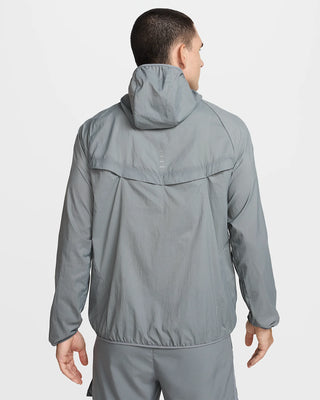 Nike Mens Repel UV Running Jacket | Smoke Grey
