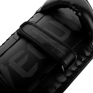 Venum Giant Kick Pads | Black/Black