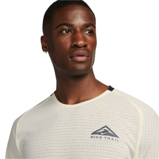 Nike Dri-FIT Trail Solar Chase Short Sleeve | Coconut Milk/Black