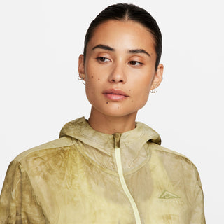 Nike Womens Trail Running Jacket | Neutral Olive/Luminous Green