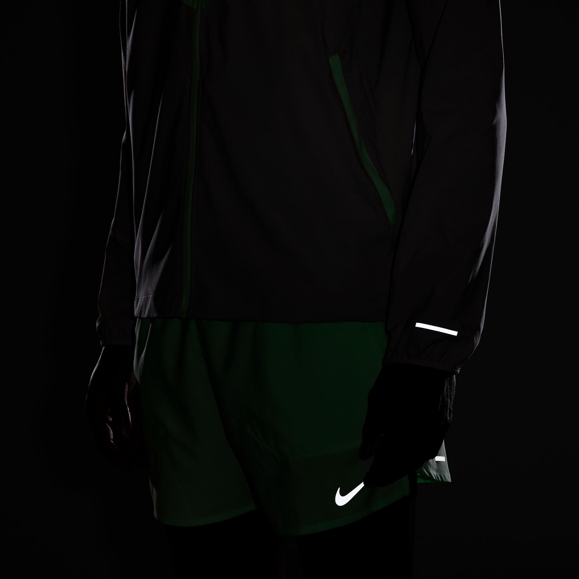 Nike Mens Windrunner Repel Jacket Vapor Green Reflective Silver Taskers Sports