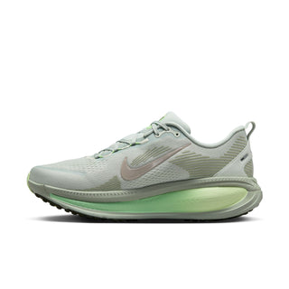 Nike Mens Vomero 18 | Light Silver/College Grey