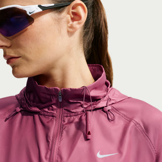 Nike Womens Tempo Repel Jacket | Pink Smoke