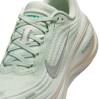 Nike Womens Vomero Plus | Light Silver/Metallic Silver