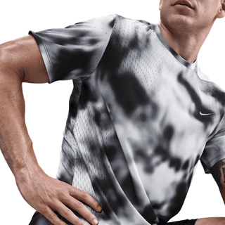 Nike Dri-FIT ADV Short-Sleeve Running Top | Black/ Reflective Silver