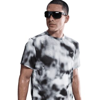 Nike Dri-FIT ADV Short-Sleeve Running Top | Black/ Reflective Silver