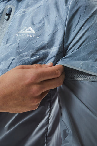Trailberg Slate Windbreaker | Frosted Fog
