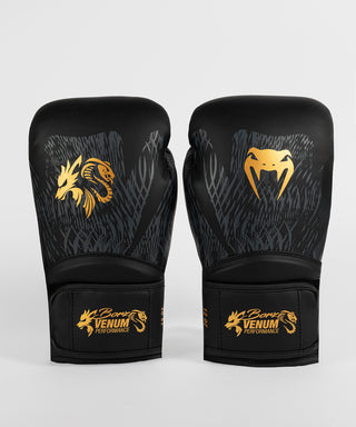 Venum x Chimaev Boxing Gloves | Black/Gold