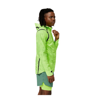 NEW BALANCE MENS IMPACT RUN AT JACKET | PIXEL GREEN