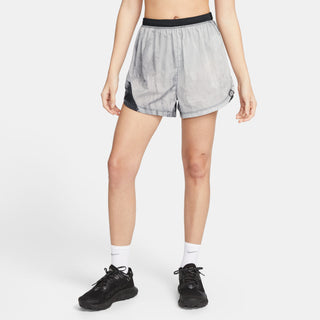 Nike Womens Mid Rise 3" Trail Shorts | Black/Photon Dust