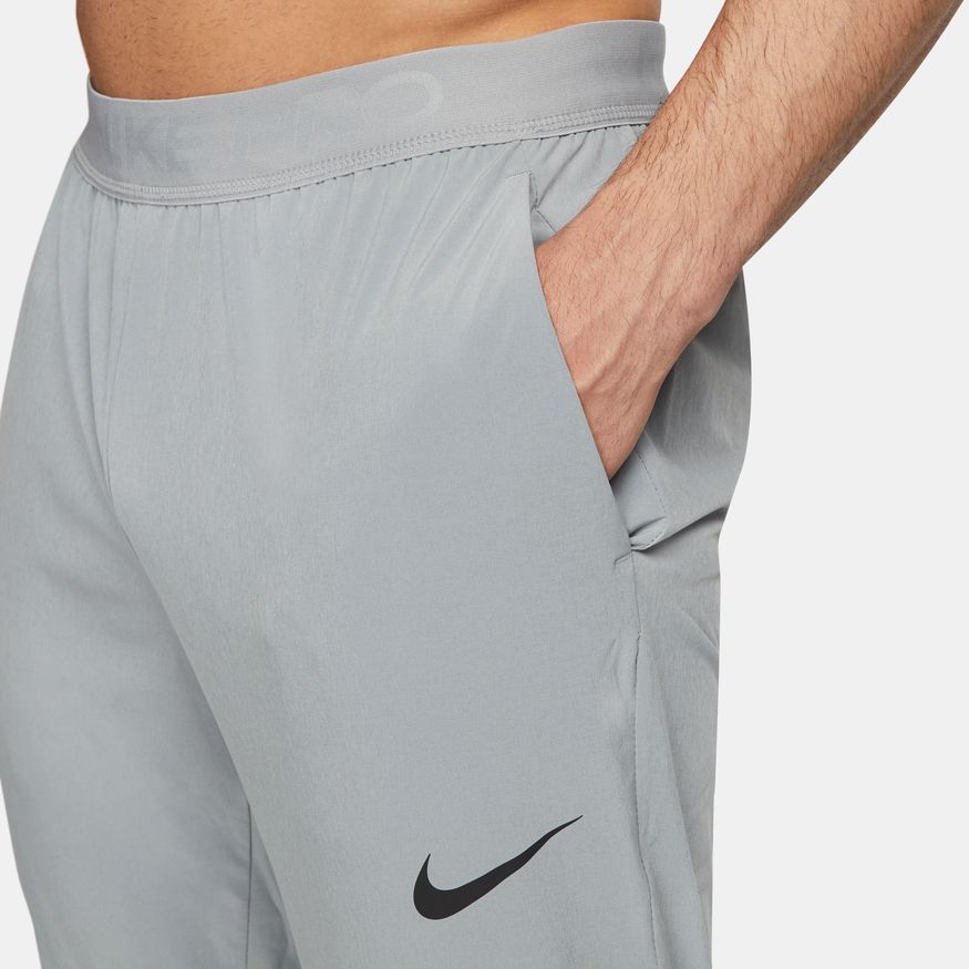 Nike Dri-Fit Sport Clash Men's Woven Training Pants